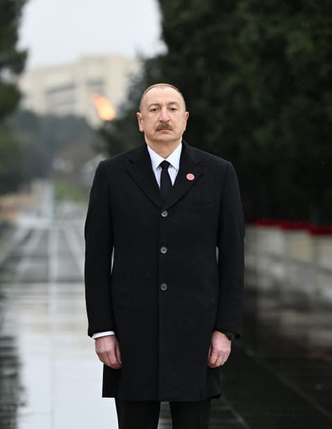 Prezident İlham Əliyev 20 Yanvar şəhidlərinin xatirəsini yad edib