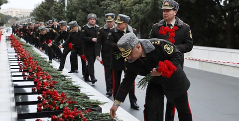 Dövlət Xidmətinin rəhbərliyi Şəhidlər xiyabanını ziyarət edib