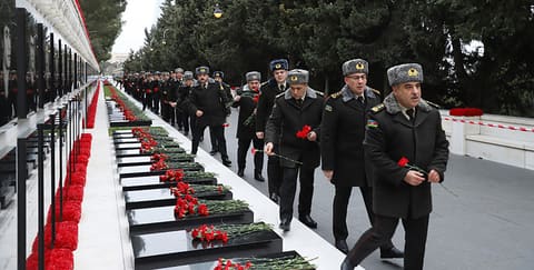 Dövlət Xidmətinin rəhbərliyi Şəhidlər xiyabanını ziyarət edib