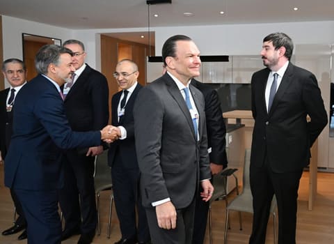 Prezident İlham Əliyev Davosda Braziliyanın “BTG Pactual” şirkətinin sədri ilə görüşüb