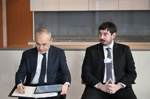 Prezident İlham Əliyev Davosda “Vestas Wind Systems” şirkətinin marketinq, kommunikasiya, davamlılıq və ictimaiyyətlə əlaqələr üzrə qrupunun baş vitse-prezidenti ilə görüşüb