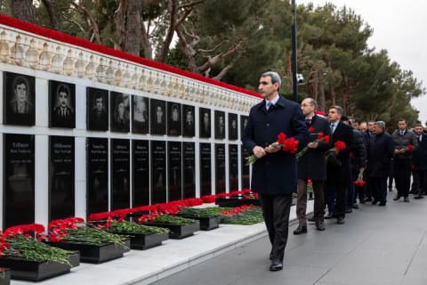 ADY rəhbərliyi Şəhidlər xiyabanını ziyarət edib