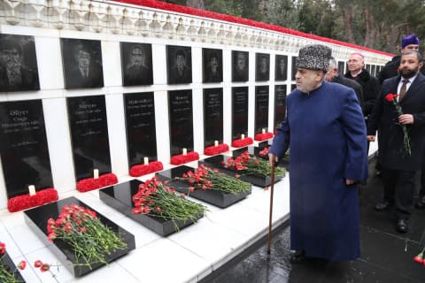 Azərbaycandakı dini konfessiyaların rəhbərləri 20 Yanvar faciəsinin qurbanlarının xatirəsini yad ediblər