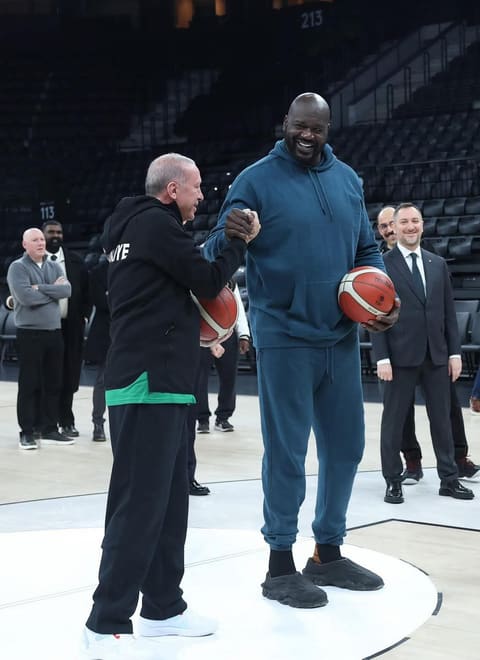 Türkiyə Prezidenti sabiq NBA ulduzu ilə basketbol oynadı