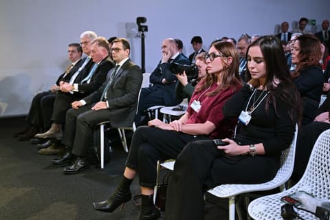 Prezident İlham Əliyev Davosda “Avrasiyanın iqtisadi özünəməxsusluğunun müəyyənləşdirilməsi” mövzusunda panel iclasında iştirak edib - YENİLƏNİB