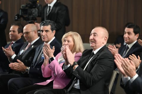 İlham Əliyev Davosda “Azərbaycan rəhbərliyi ilə səhər yeməyi” adlı tədbirdə iştirak edib