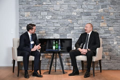 İlham Əliyev Davosda “Brookfield Asset Management” şirkətinin prezidenti ilə görüşüb