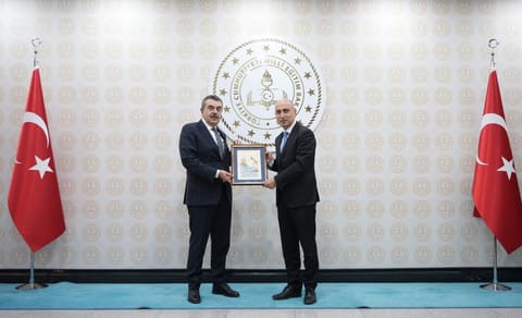 Emin Əmrullayev Türkiyəyə səfər edib