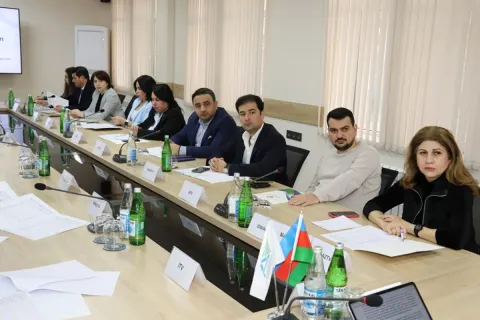 Teleaparıcılar Azərbaycan dilində qarşılığı olan 33 xarici söz işlədiblər - FOTOLAR