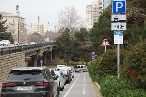 Paytaxtda yeni parklanma yerləri təşkil edilib