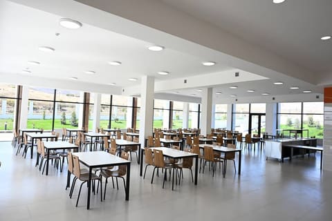Cəbrayıl şəhəri Mehdi Mehdizadə adına tam orta ümumtəhsil məktəbindən FOTOLAR