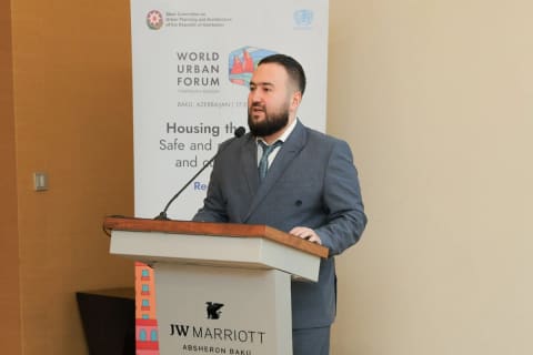 WUF13-lə bağlı media nümayəndələri üçün məlumatlandırma sessiyası keçirilib