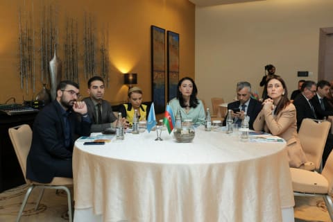WUF13-lə bağlı media nümayəndələri üçün məlumatlandırma sessiyası keçirilib