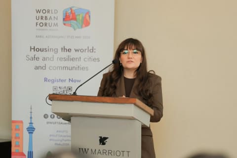 WUF13-lə bağlı media nümayəndələri üçün məlumatlandırma sessiyası keçirilib
