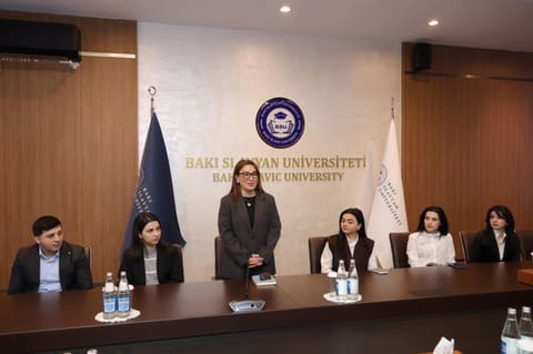 BSU-da  “İnklüziv bankçılıq” mövzusunda peşəkar inkişaf təliminin yekununa həsr olunan sertifikatların təqdimetmə mərasimi keçirilib