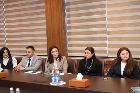 BSU-da  “İnklüziv bankçılıq” mövzusunda peşəkar inkişaf təliminin yekununa həsr olunan sertifikatların təqdimetmə mərasimi keçirilib