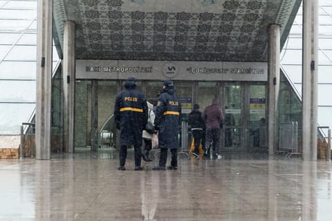 Polis hava şəraiti ilə əlaqədar gücləndirilmiş iş rejimində xidmət aparır - FOTO
