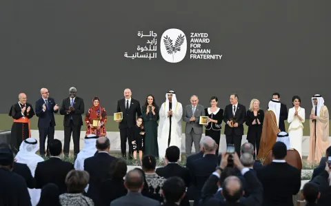 Prezident İlham Əliyevə “Zayed İnsan Qardaşlığı Mükafatı” təqdim edilib - YENİLƏNİB 4