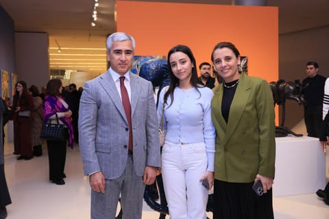 Heydər Əliyev Mərkəzində “Vəhşi təbiətin super qəhrəmanları” sərgisi açılıb