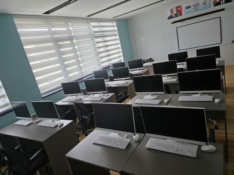 Abşeronda ötən il 6 məktəb istifadəyə verilib - FOTO