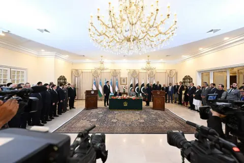 Özbəkistan və Pakistan strateji sazişlər imzalayıb - FOTOLAR