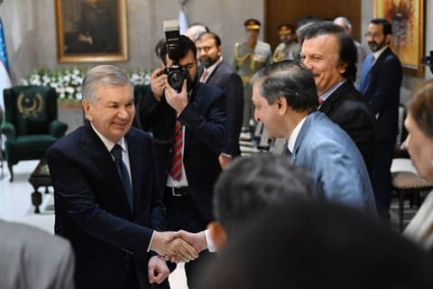 Şavkat Mirziyoyev Pakistan Prezidenti ilə görüşüb
