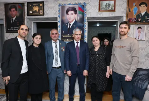 Leyla Əliyeva və Alena Əliyeva Gəncə Memorial Kompleksini və Milli Qəhrəman Natiq Qasımovun ailəsini ziyarət ediblər  