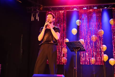 “Eurovision–2011” qalibi ELDAR Münhendə OGAE Germany fan-klub görüşündə çıxış edib