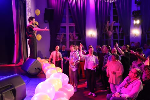 “Eurovision–2011” qalibi ELDAR Münhendə OGAE Germany fan-klub görüşündə çıxış edib