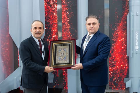 Vüqar Mustafayev “World Defence Show 2026” sərgisində bir sıra görüşlər keçirib