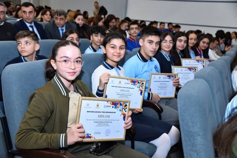 Müsabiqə və olimpiada qalibləri mükafatlandırılıb - FOTOLAR