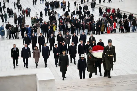Qırğızıstan Parlamentinin sədri Türkiyəyə səfər edib
