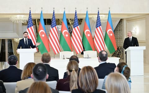 Azərbaycan Prezidenti və ABŞ-ın Vitse-prezidenti mətbuata bəyanatlarla çıxış ediblər - YENİLƏNİB 2