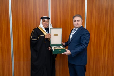 “World Defence Show 2026” sərgisi çərçivəsində fəal müzakirələr aparılır