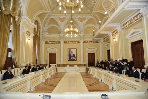 Bakı və Əbu-Dabinin qardaşlaşması ilə bağlı Memorandum imzalanıb