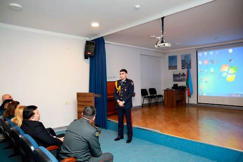 Hərbi təhsil müəssisələrinin nümayəndələrinin şagirdlərlə görüşləri keçirilib