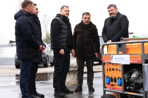 Azərbaycanın Ukraynaya göndərdiyi enerji avadanlıqları təhvil verilib