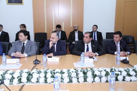 Bakı Kommersiya Məhkəməsində  dəyirmi masa keçirilib