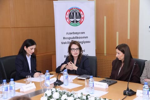 Bakı Kommersiya Məhkəməsində  dəyirmi masa keçirilib
