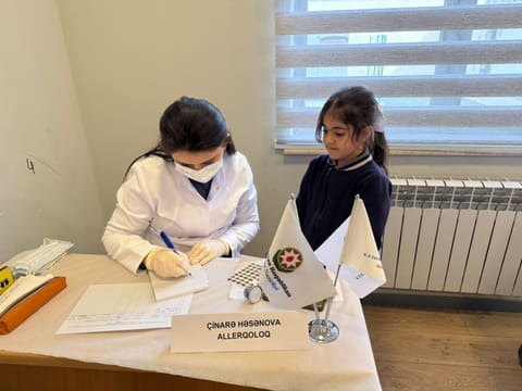 Səhiyyə Nazirliyi Ağdərənin balaca sakinləri üçün tibbi aksiya keçirib