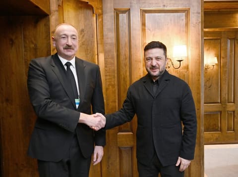  İlham Əliyevin Münxendə Ukrayna Prezidenti Volodimir Zelenski ilə görüşü olub - YENİLƏNİB