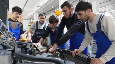 Peşə təhsili müəssisələrindən FOTOREPORTAJ 