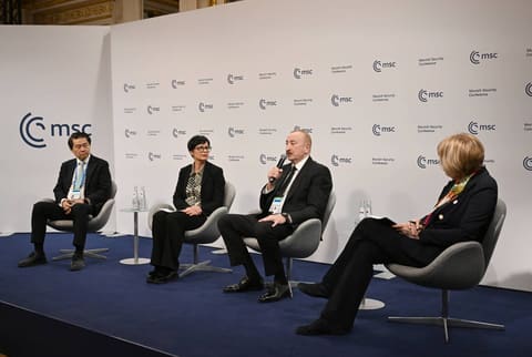 İlham Əliyev Münxen Təhlükəsizlik Konfransı çərçivəsində panel müzakirələrdə çıxış edib - YENİLƏNİB 3