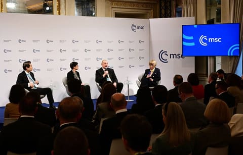 İlham Əliyev Münxen Təhlükəsizlik Konfransı çərçivəsində panel müzakirələrdə çıxış edib - YENİLƏNİB 3