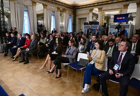 İlham Əliyev Münxen Təhlükəsizlik Konfransı çərçivəsində panel müzakirələrdə çıxış edib - YENİLƏNİB 3