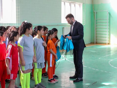 “Məktəbli Qızlar” turnirində pley-off iştirakçıları bilindi
