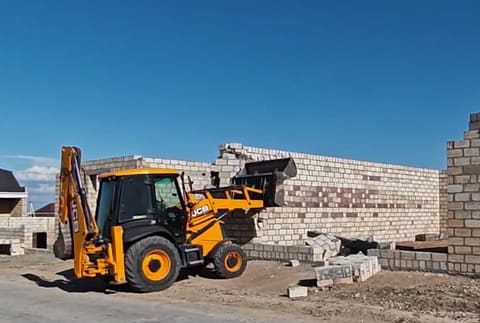 Gəncədə qanunsuz tikinti işlərinin qarşısı alınıb