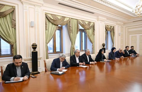  İlham Əliyev İranın yol və şəhərsalma nazirinin başçılıq etdiyi nümayəndə heyətini qəbul edib