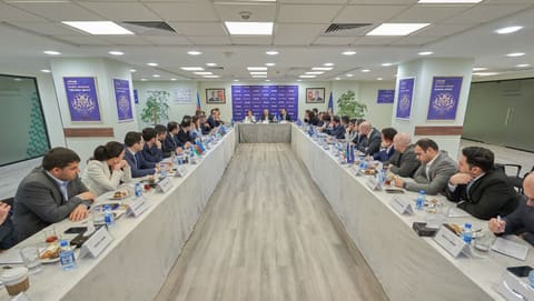 Sahil Babayev “Yüksəliş” müsabiqəsinin qalibləri ilə görüşüb