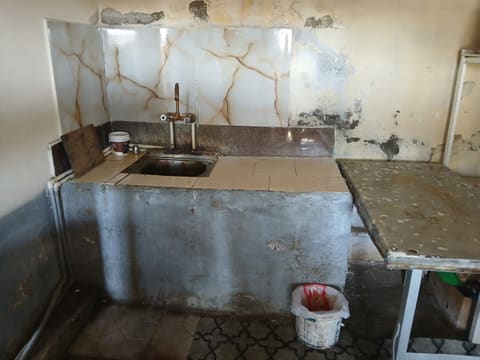 “Gölüstü” restoranı və “Çinar” kafesində nöqsanlar aşkarlanıb